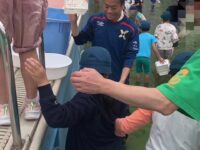 徳丸小学校のプールにてヤゴ取り
