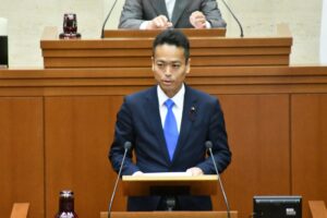 議会での初質問