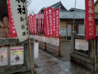 蓮沼町の稲荷神社初午祭の準備