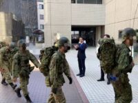 練馬駐屯地の方々が災害派遣訓練の行進で板橋区役所へ