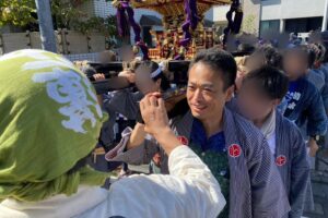 蓮沼氷川神社例大祭にて神輿担ぎ