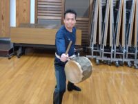 徳丸北野神社獅子舞保存会の獅子舞練習に参加