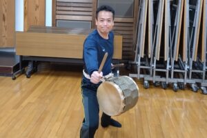 徳丸北野神社獅子舞保存会の獅子舞練習に参加