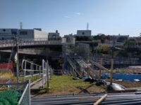 荒川の堤防下で行われている「板橋区かわまちづくり連絡橋工事」