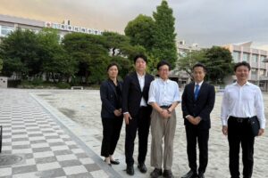 紅梅小学校の正門オートロック化視察