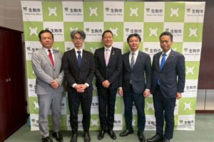 小紫雅史生駒市長と対談