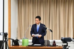 予算審査特別委員会にて総括質問