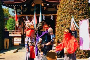 徳丸北野神社で催行された、獅子舞奉納の写真